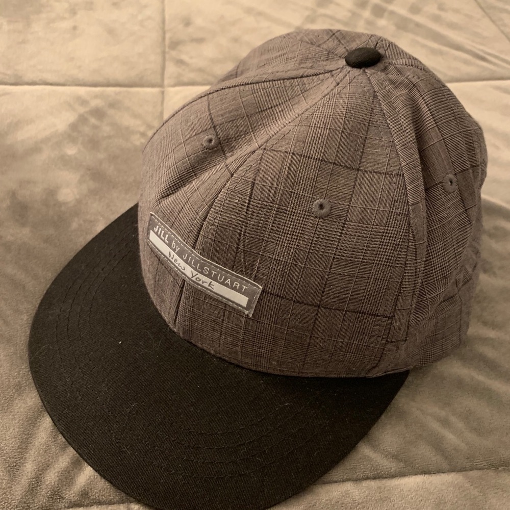 Jill by Jill Stuart cap